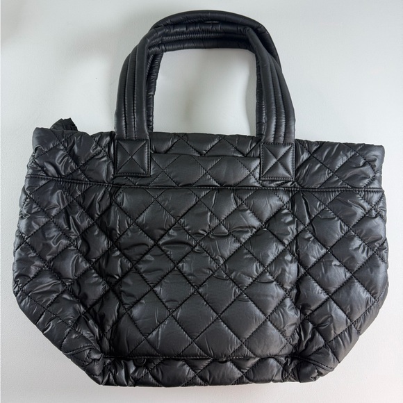 QUINCE Transit Quilted Carry-All Tote Black - Picture 11 of 12